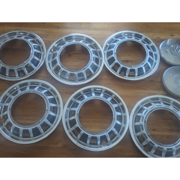 VW Trim Rings AND Hubcaps. 6 Trim Rings & 5 Hubcaps. Rings = 321.601.155.BYDM - Picture 5 of 16